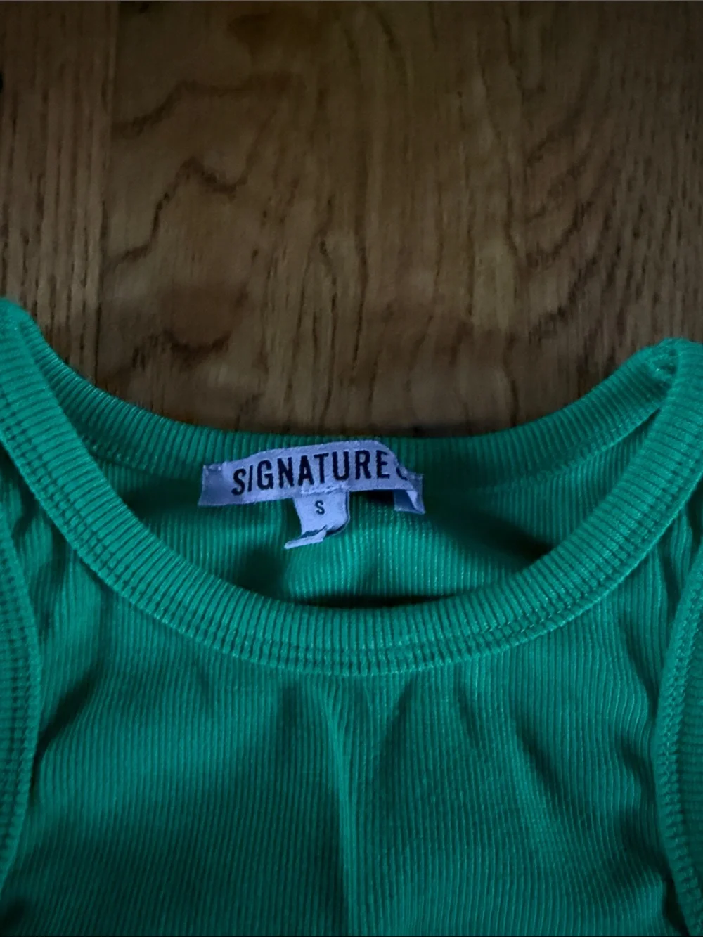 Signature Bright Green Ribbed Crop Tank - Picture 2 of 3